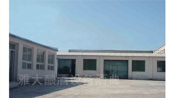 買燒酒設備后不知怎么建酒廠？3招幫你解決建廠難題！