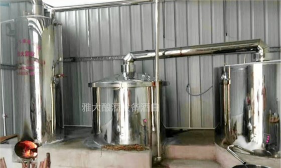 白酒生產設備蒸餾過程中將酒糟味帶入酒中，怎么辦？2