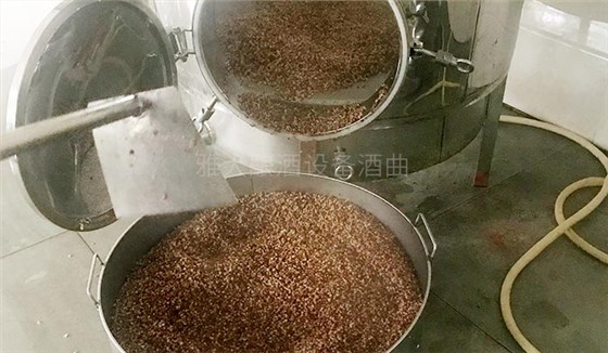 新型傳統糧食釀酒設備與木甑相比，有什么特有之處？-06