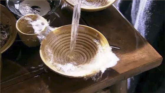 擁有10多套房產的包租婆,為何選擇用糧食釀酒設備做酒?-02-資深酒鬼告訴你喝酒要講究時辰,酒喝對了才養生4 擁有10多套房產的包租婆,為何選擇用糧食釀酒設備做酒?-02-資深酒鬼告訴你喝酒要講究時辰,酒喝對了才養生4