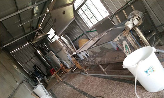 用雅大大型釀酒設備做薏米酒1年,日均營業額達8000元的秘密-05-薏米酒案例2套500斤的設置 用雅大大型釀酒設備做薏米酒1年,日均營業額達8000元的秘密-05-薏米酒案例2套500斤的設置