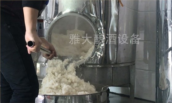 大型釀酒設備制作桂花糯米甜酒釀的方法,用干桂花也可以做!-05 大型釀酒設備制作桂花糯米甜酒釀的方法,用干桂花也可以做!-05
