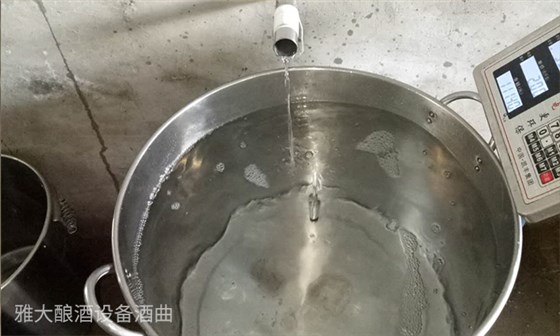 每壇好酒的誕生都需1套專業釀酒設備來支撐，為什么？-06-出酒