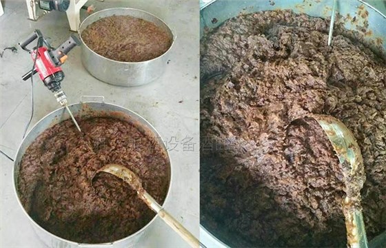 紅棗酒怎么做？用小型酒廠釀酒設(shè)備制作紅棗酒方法-03-紅棗酒釀酒-粉碎