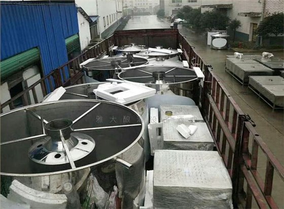 從事白酒行業(yè)10年的李總,為何要一次選購(gòu)5套雅大大型釀酒設(shè)備?-01 從事白酒行業(yè)10年的李總,為何要一次選購(gòu)5套雅大大型釀酒設(shè)備?-01