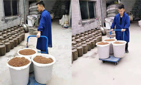 2590后釀酒小白用釀酒蒸餾設備做酒1年,散酒50元斤,生意火爆!2 2590后釀酒小白用釀酒蒸餾設備做酒1年,散酒50元斤,生意火爆!2