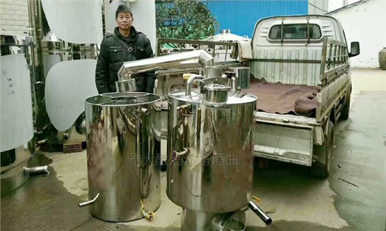 小作坊釀酒設備質量沒保障 小作坊釀酒設備質量沒保障