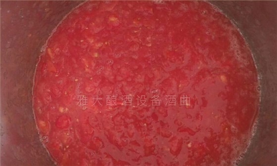 首先將西紅柿冼凈、涼干水份、打成漿