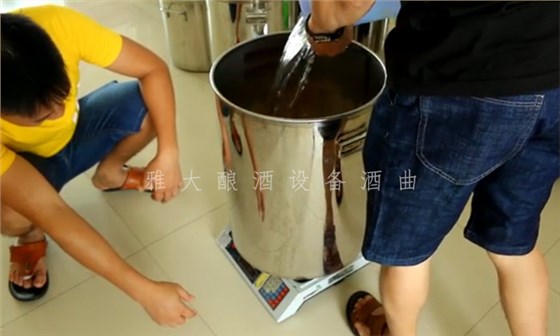 8.10-8步教您用小型酒廠釀酒設備釀造紅薯酒，純實操！8