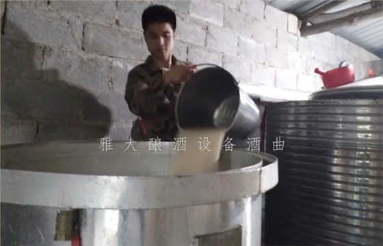 8.25-兵哥哥用雅大制酒設備釀出湄江招牌旅游產品,月凈賺3萬5 8.25-兵哥哥用雅大制酒設備釀出湄江招牌旅游產品,月凈賺3萬5