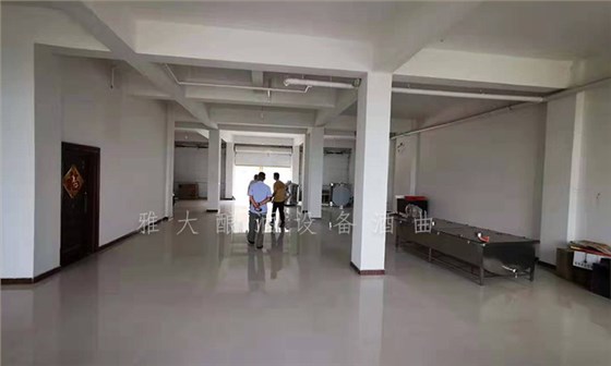 9.1-大地紅純糧酒業開業當天，用釀酒設備白酒做的酒都被銷售一空-酒坊開業4