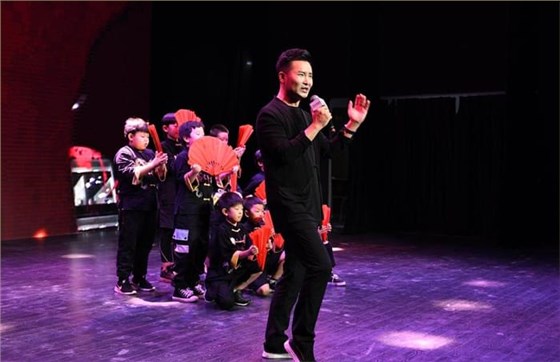 12著名青年男高音歌唱家劉和剛演唱歌曲《父親》和《最美中國人 12著名青年男高音歌唱家劉和剛演唱歌曲《父親》和《最美中國人