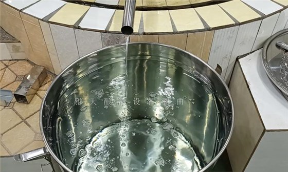 白酒釀造設備釀的白酒度數越高越辣?酒辣是什么原因引起的？