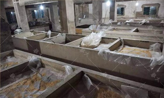 用白酒蒸餾設備釀小曲固態酒，發酵容器對白酒風味有什么影響？6