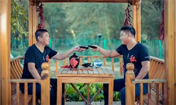 中年男人喝白酒要注意啥?用燒酒設(shè)備做酒的老師傅告訴您答案5 中年男人喝白酒要注意啥?用燒酒設(shè)備做酒的老師傅告訴您答案5