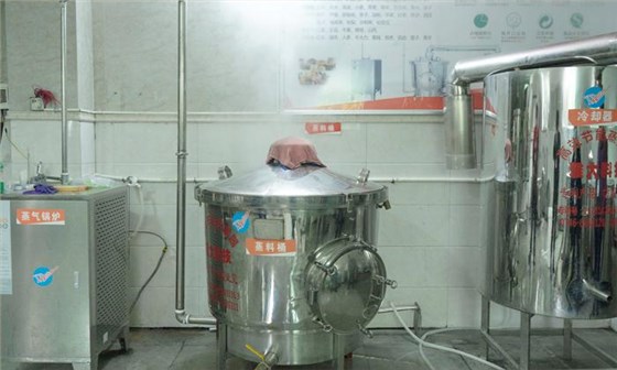 用雅大蒸餾釀酒設備蒸酒