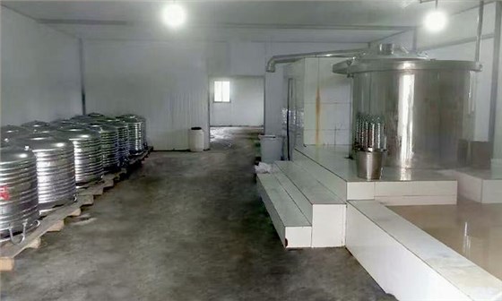 選購(gòu)400斤雅大不銹鋼釀酒設(shè)備