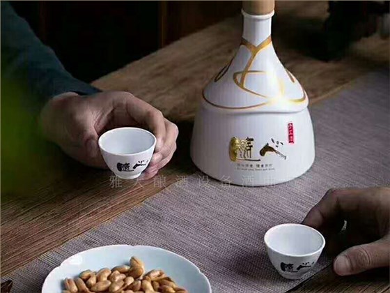 不加1滴香精，也能用小型釀酒設備釀出酒香濃郁的酒！