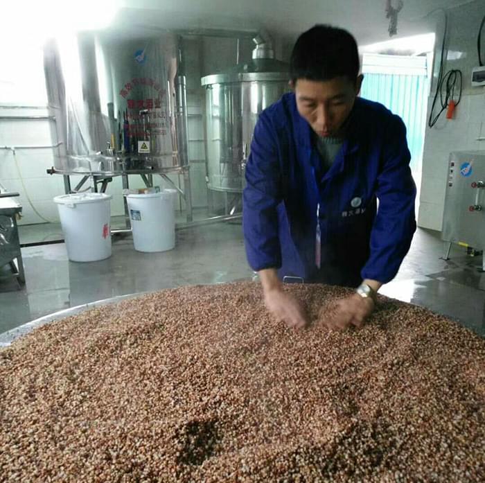 白酒生產設備|自釀白酒用什么原料好？