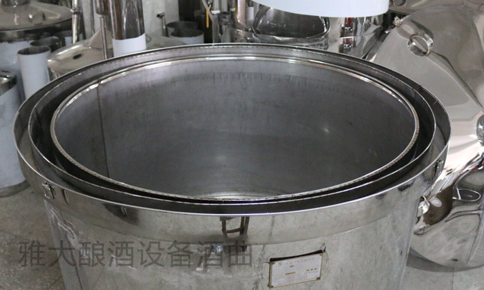 烤酒設備：白酒釀造是糧曲水的簡單相加嗎？