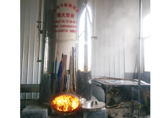 釀酒老師傅告訴你，燒酒設(shè)備小曲固態(tài)酒為什么要大火蒸糧