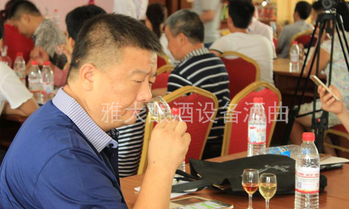 燒酒設備做散裝白酒沒品牌，對訂制酒卻是極賣點