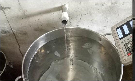 白酒加水降度在用白酒釀造設備接酒后進行，還是出售前進行？5