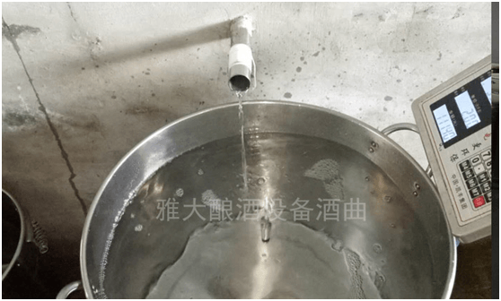 白酒釀造設備做的白酒降度過程中，您遇到這8大疑惑了嗎？2