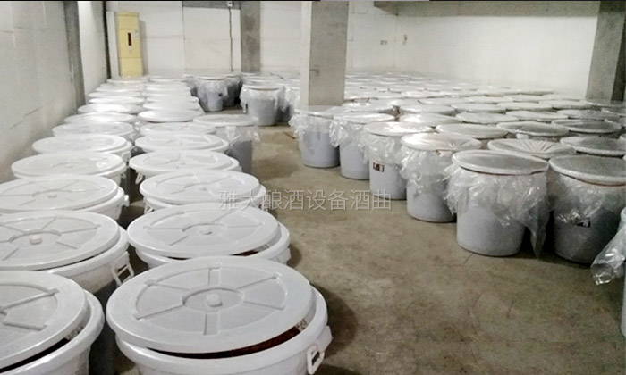 用糧食釀酒設備做生料酒的3大關鍵步驟,您清楚嗎?-02-發酵-半密封 用糧食釀酒設備做生料酒的3大關鍵步驟,您清楚嗎?-02-發酵-半密封