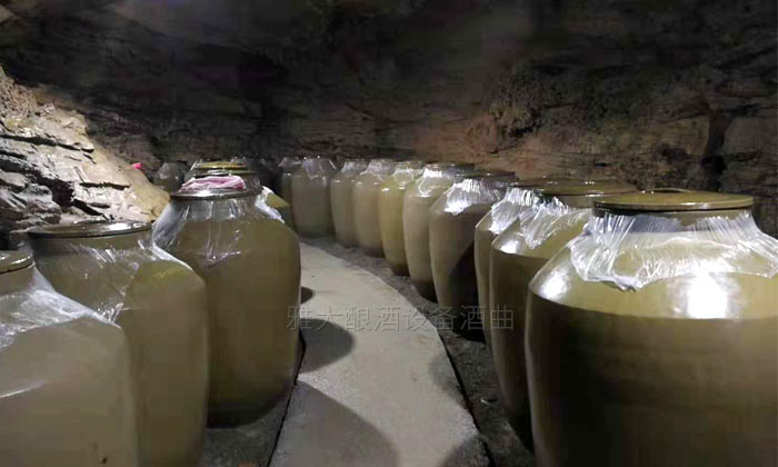 冬季用白酒蒸酒設備釀酒,請抓緊時間存酒,價格還要漲!-04洞藏酒 冬季用白酒蒸酒設備釀酒,請抓緊時間存酒,價格還要漲!-04洞藏酒