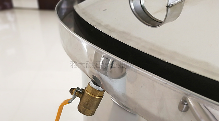 用多功能釀酒設備蒸酒時,水密封糟溢糟怎么辦?-04-密封洗水槽 用多功能釀酒設備蒸酒時,水密封糟溢糟怎么辦?-04-密封洗水槽