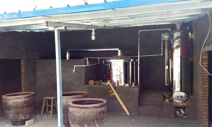 入冬后用不銹鋼釀酒設備做酒 老婆非要給發酵缸穿花衣 好處多多-01