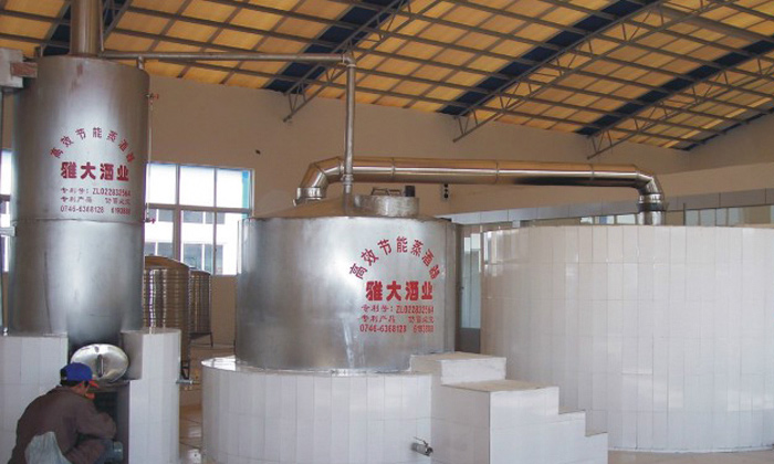 大型釀酒設(shè)備做二鍋頭的“掐酒”絕活，也就這兒能看見了-01鋁材大型釀酒設(shè)備1