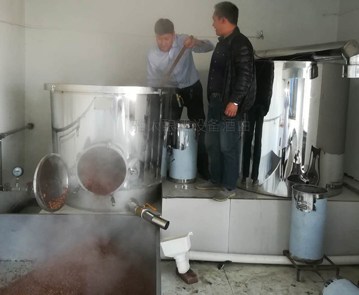 10-招待用酒花費巨大，引多功能釀酒設(shè)備做企業(yè)招待酒節(jié)省開支55萬7-釀酒案例