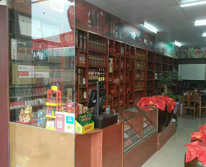 用釀酒蒸餾設備做純糧酒，門店迅速發展到十幾家的秘訣是什么？-04