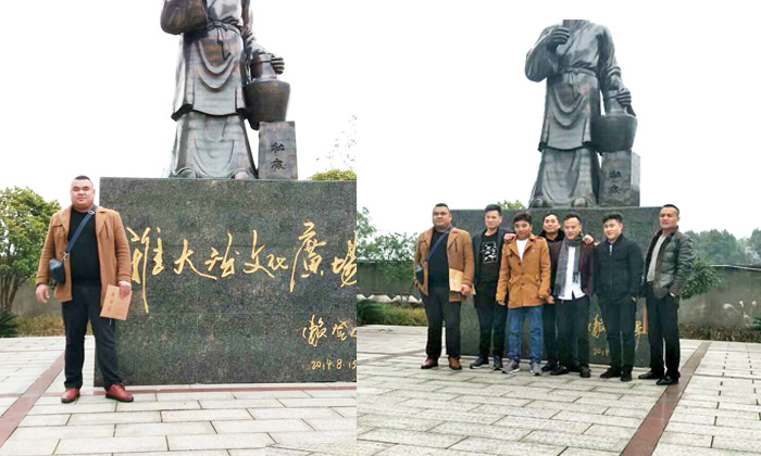 跟一同學習的學員合影 跟一同學習的學員合影