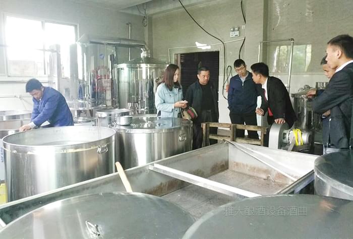 來雅大釀酒設備廠實地考察2 來雅大釀酒設備廠實地考察2