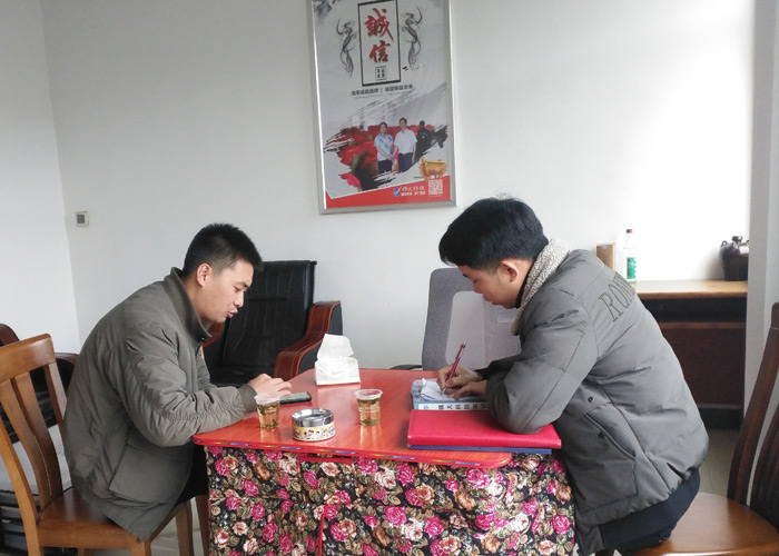 催總來雅大考察跟技術(shù)老師交流是照片 催總來雅大考察跟技術(shù)老師交流是照片