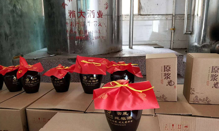雅大純糧釀酒設備釀造的酒口感醇正,健康養生 雅大純糧釀酒設備釀造的酒口感醇正,健康養生