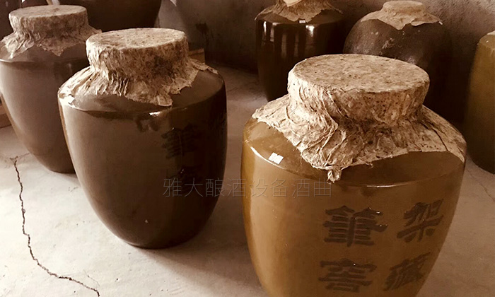 開酒坊考察釀酒設備前易被忽視的7點？農村白酒作坊前景