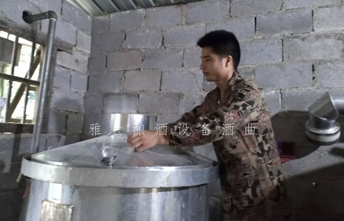 8.25-兵哥哥用雅大制酒設備釀出湄江招牌旅游產品,月凈賺3萬3 8.25-兵哥哥用雅大制酒設備釀出湄江招牌旅游產品,月凈賺3萬3