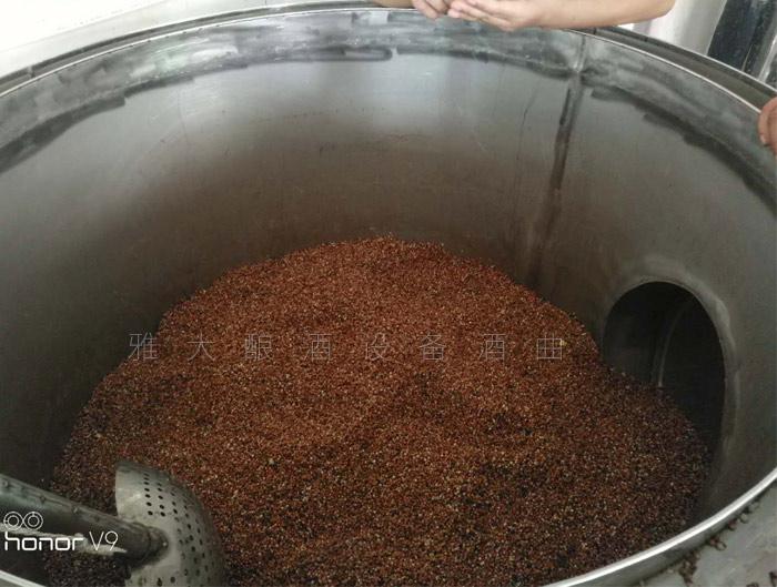 傳統釀酒人迷戀手工釀酒40年換小型釀酒設備藝更精 3 傳統釀酒人迷戀手工釀酒40年換小型釀酒設備藝更精 3