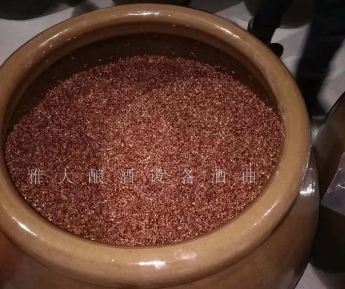 用蒸餾釀酒設(shè)備做固態(tài)高粱酒要加稻殼嗎，兩者口感有什么不同？ 3