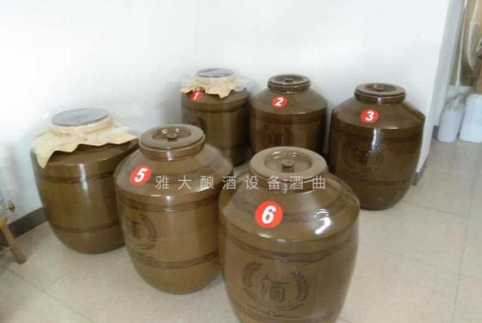 新手用蒸餾釀酒設(shè)備釀酒,想快速打開(kāi)酒市場(chǎng)靠的不僅僅是酒好… 5 新手用蒸餾釀酒設(shè)備釀酒,想快速打開(kāi)酒市場(chǎng)靠的不僅僅是酒好… 5