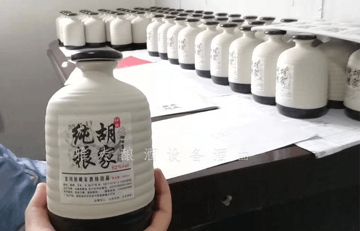 瓶裝高粱酒8 瓶裝高粱酒8