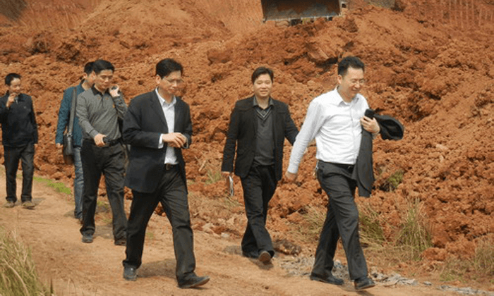 相關領導走訪金橋鎮，了解情況