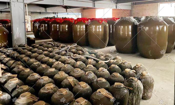 走進天臺平西酒廠,探訪傳統(tǒng)酒坊用大型釀酒設備做酒全過程 7 走進天臺平西酒廠,探訪傳統(tǒng)酒坊用大型釀酒設備做酒全過程 7