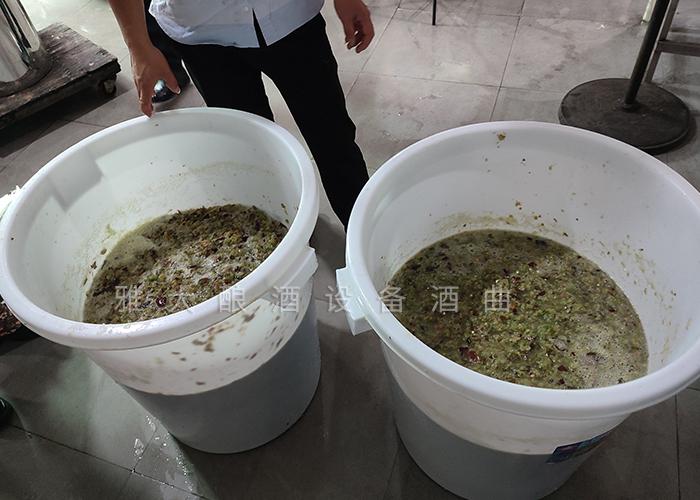 用白酒蒸餾設備做李子酒的標準教程被公布,趕緊去看看吧! 6 用白酒蒸餾設備做李子酒的標準教程被公布,趕緊去看看吧! 6