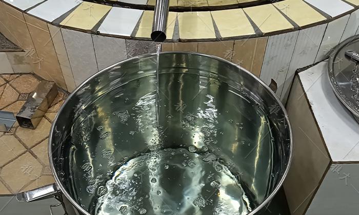 大型釀酒設備酒廠售酒新模式:線上線下齊發力,多措并舉生意火 6 大型釀酒設備酒廠售酒新模式:線上線下齊發力,多措并舉生意火 6
