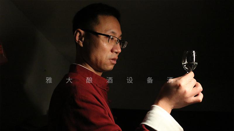 時間賦予白酒不可復制的特征，也給蒸餾釀酒設備酒坊帶來更多利潤1